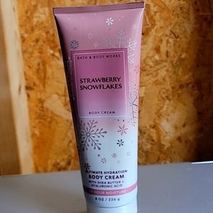 Strawberry Snowflakes Body Cream
